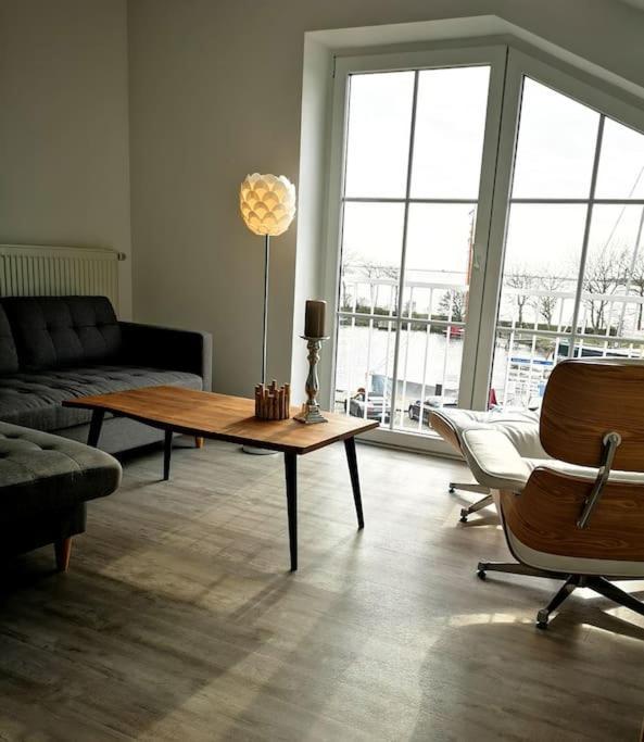 Surforama De Feine Stuuv In Orth Mit Meerblick Fehmarn Buitenkant foto